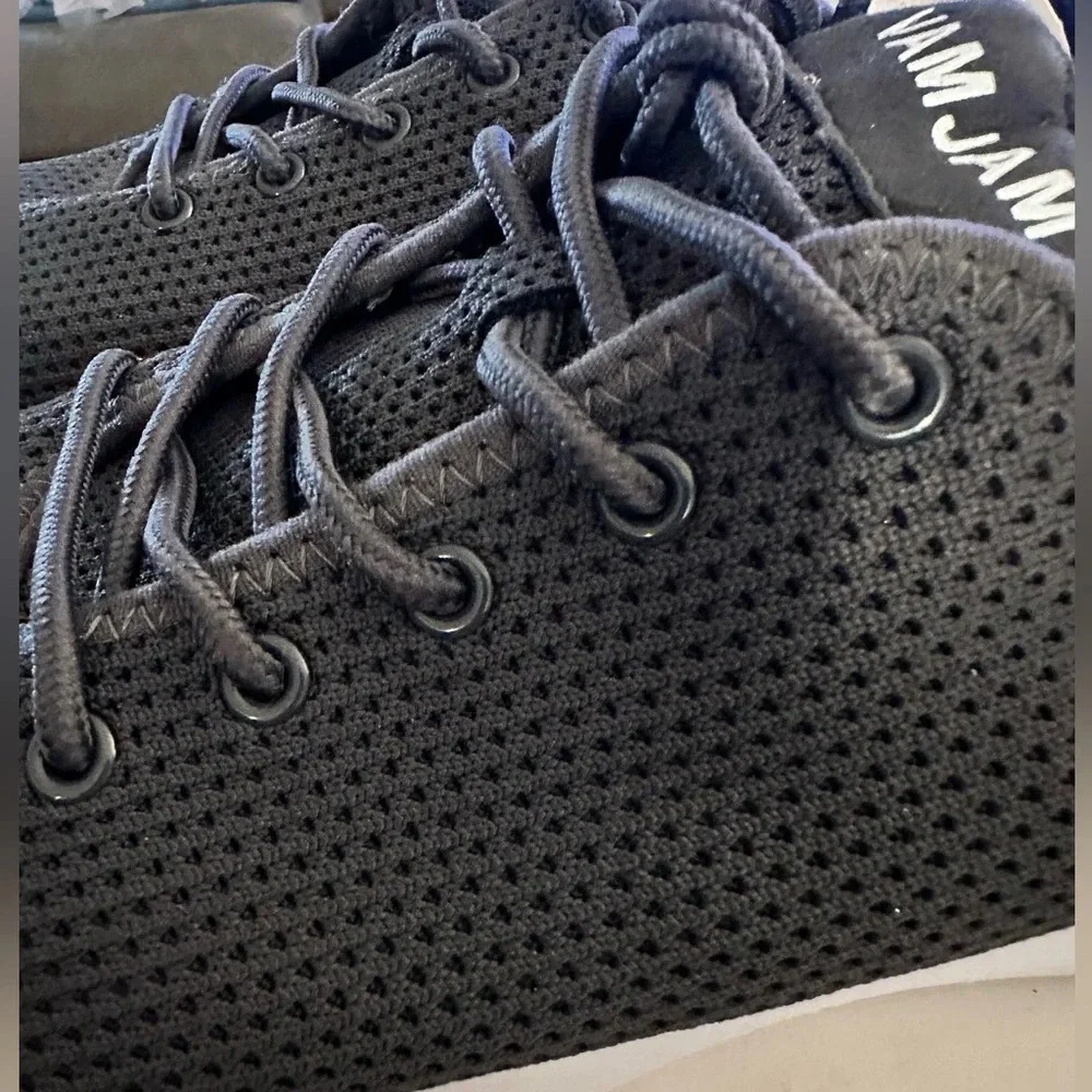 NWOT Men’s Lightweight Running Sneakers Shoes Lace Ups Synthetic Soles